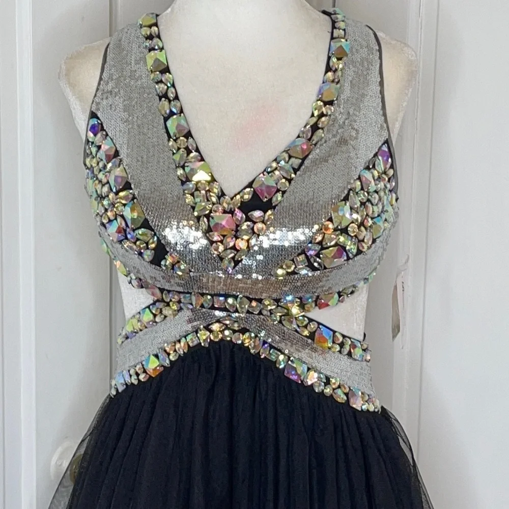 Blondie Nites•Dress - Picture 2 of 11